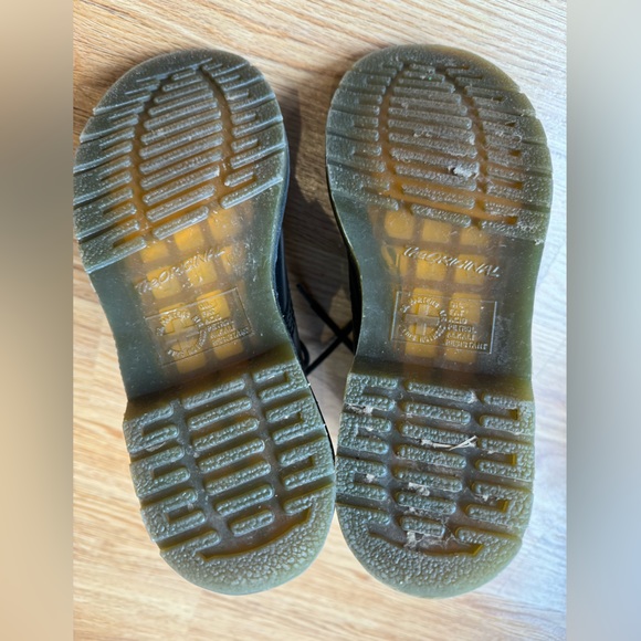 1460 WOMEN'S DR MARTENS - Picture 8 of 9